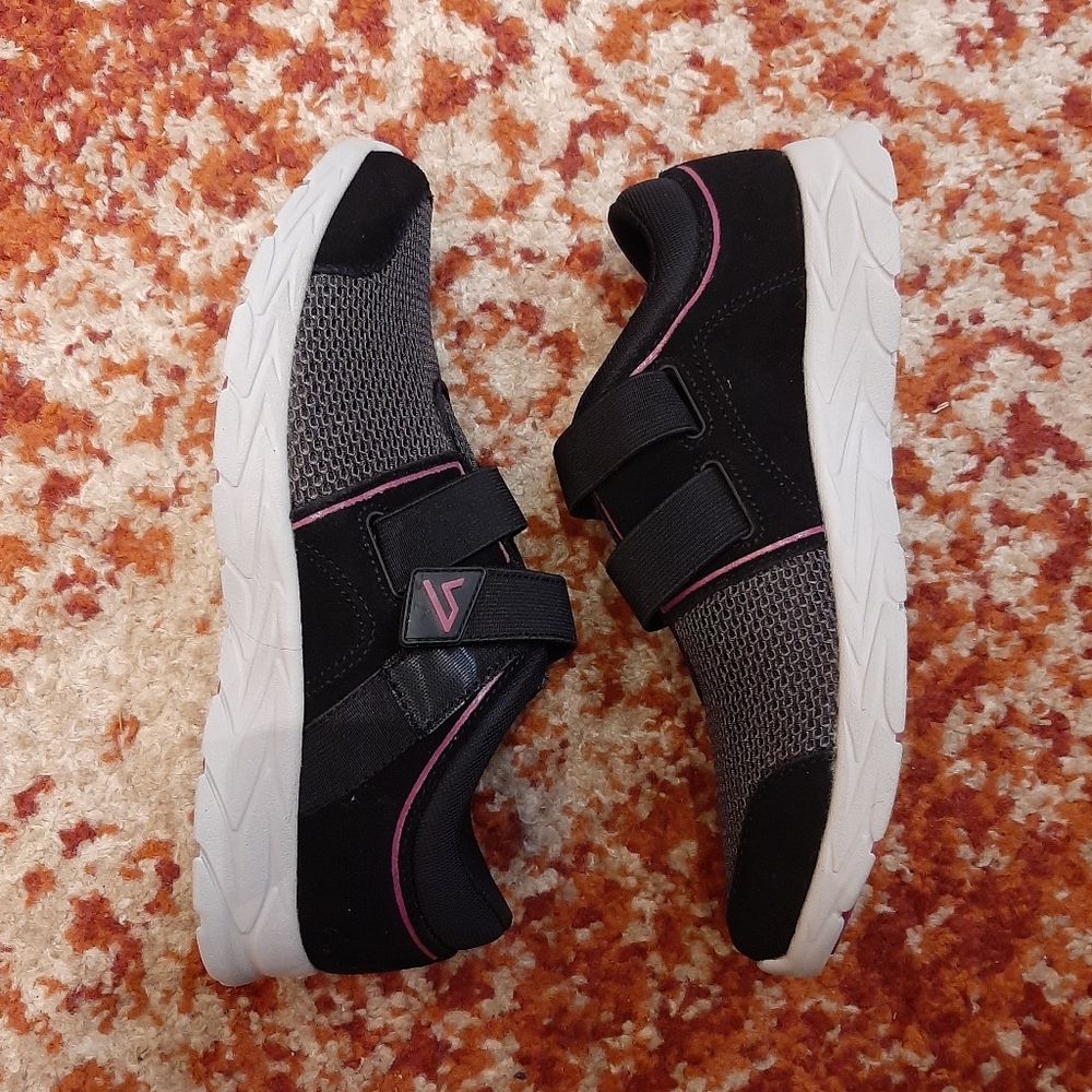 Vionic Athletic Shoes - image 6